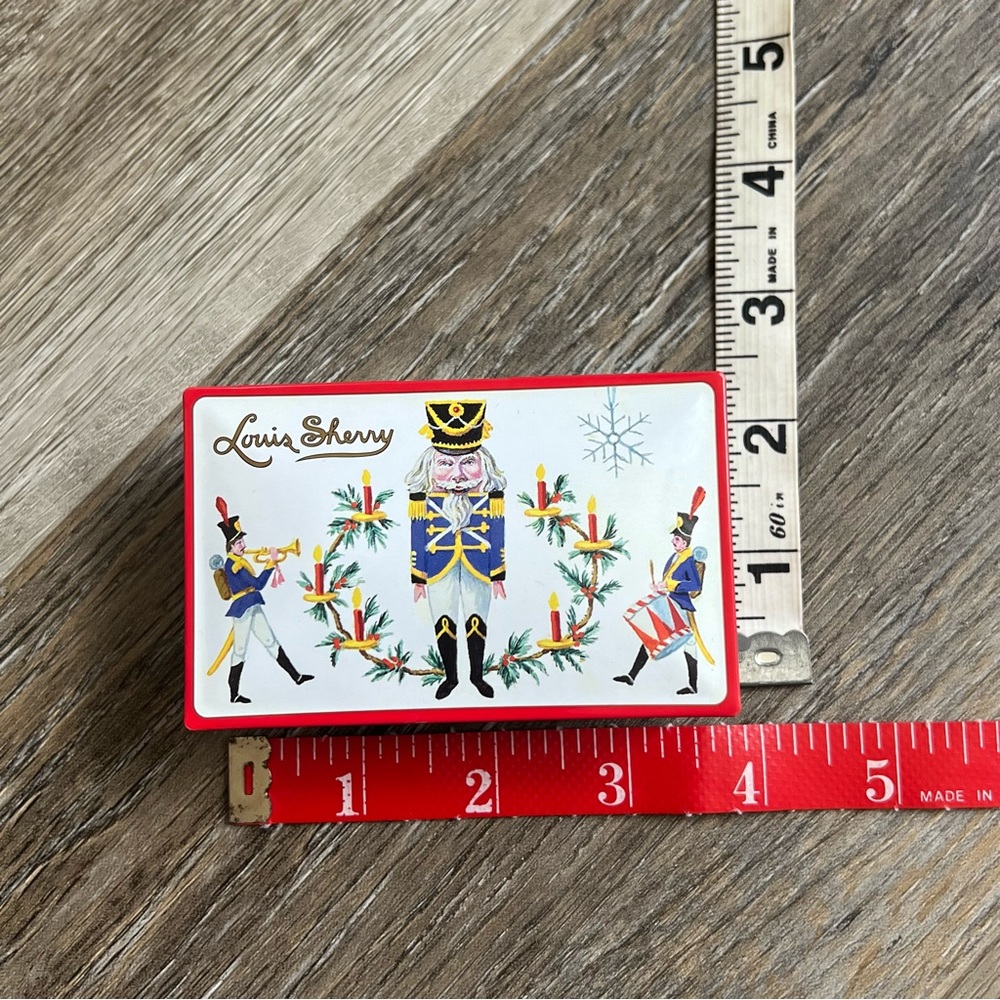 Louis Sherry small tin - Picture 10 of 11